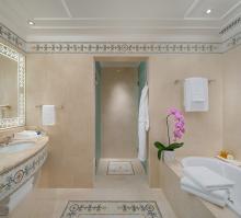 Palazzo Versace Macau Suite Bathroom